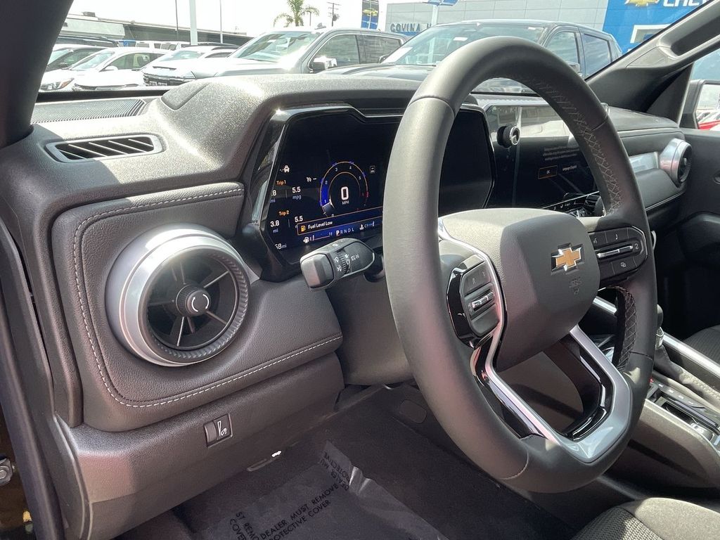 2026 Chevrolet Colorado LT Image 19 of 36