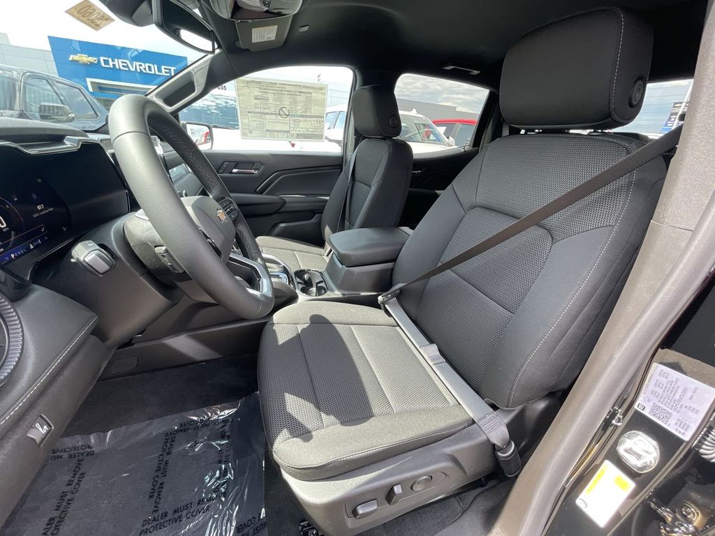2026 Chevrolet Colorado LT Image 15 of 36