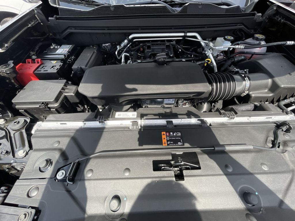 2026 Chevrolet Colorado LT Image 9 of 36