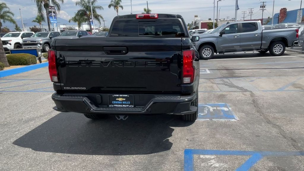 2026 Chevrolet Colorado LT Image 12 of 36