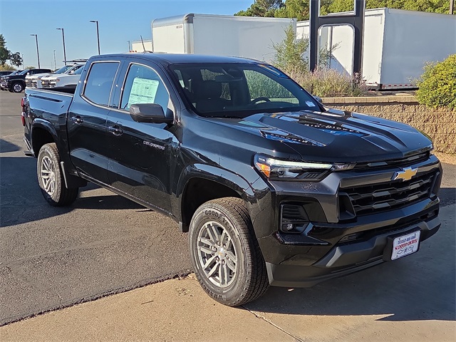 2026 Chevrolet Colorado LT Image 2 of 12