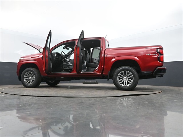 2026 Chevrolet Colorado LT Image 31 of 54