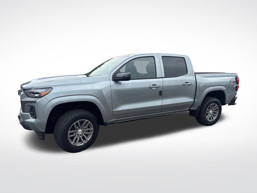 2026 Chevrolet Colorado LT Image 2 of 34