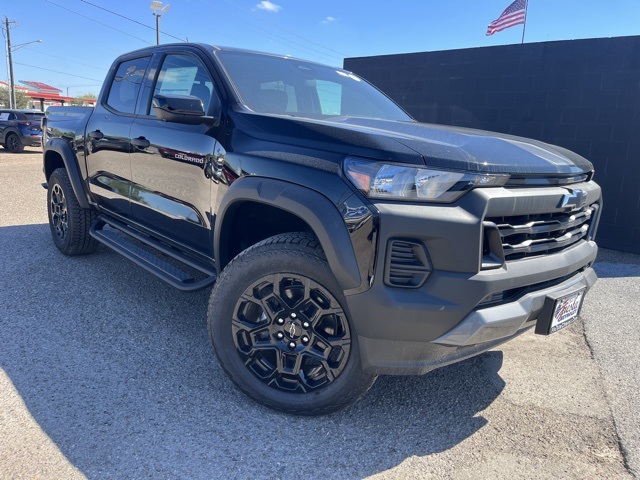 2026 Chevrolet Colorado 4WD Trail Boss Image 2 of 22