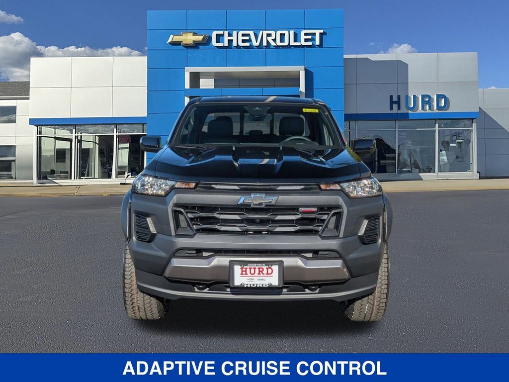2026 Chevrolet Colorado 4WD Trail Boss Image 2 of 38
