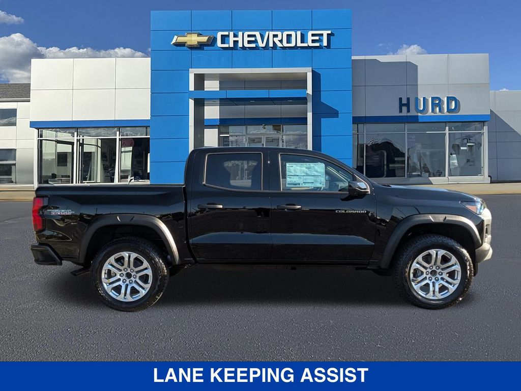 2026 Chevrolet Colorado 4WD Trail Boss Image 4 of 38