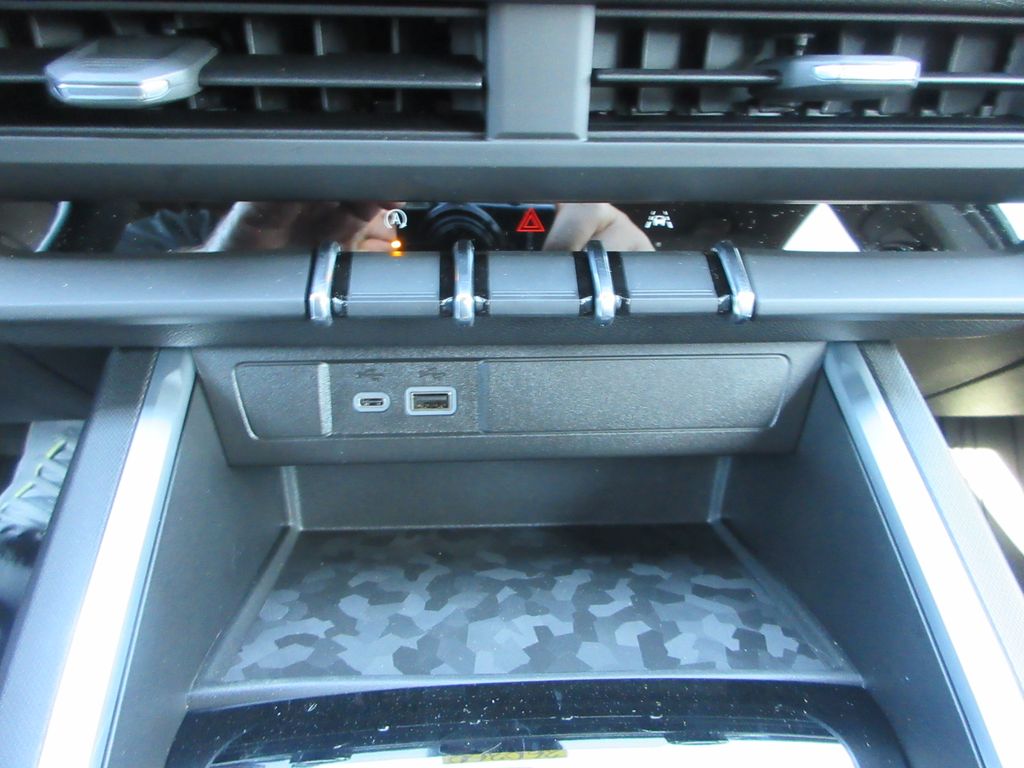 2026 Chevrolet Colorado Work Truck Image 12 of 33