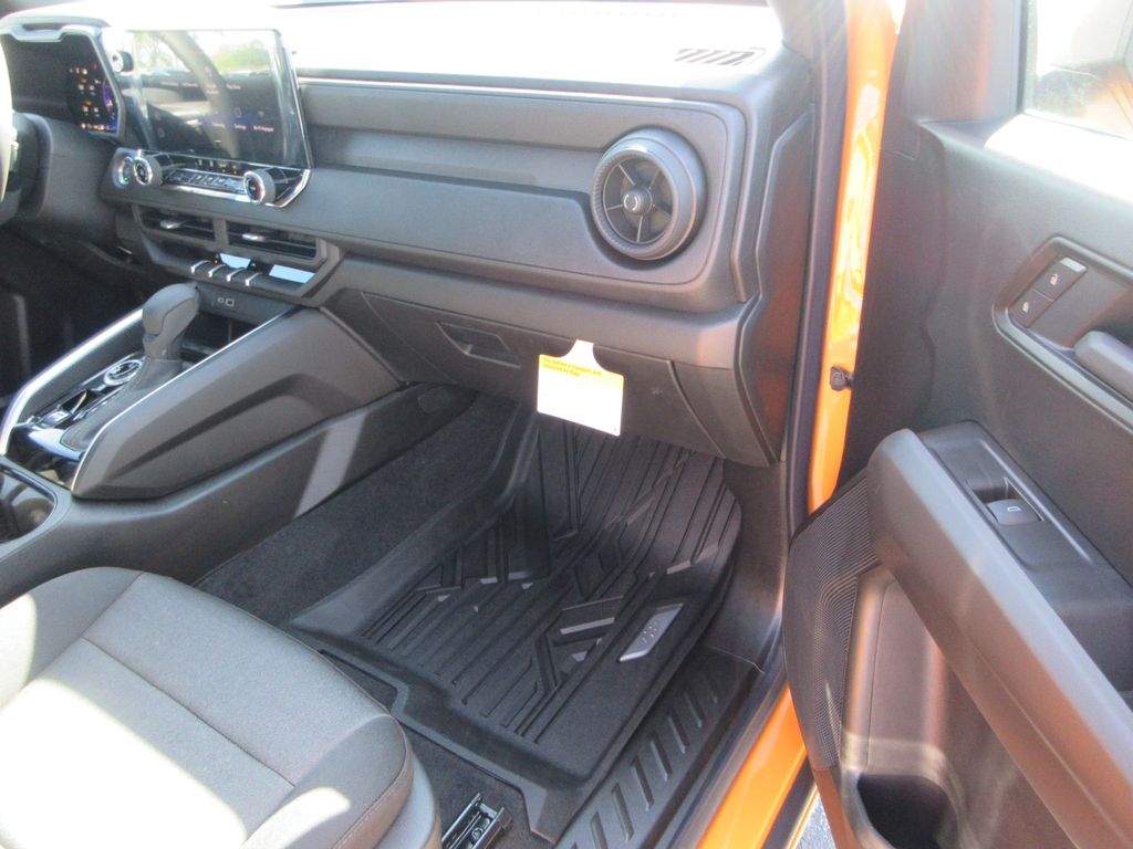 2026 Chevrolet Colorado Work Truck Image 19 of 33