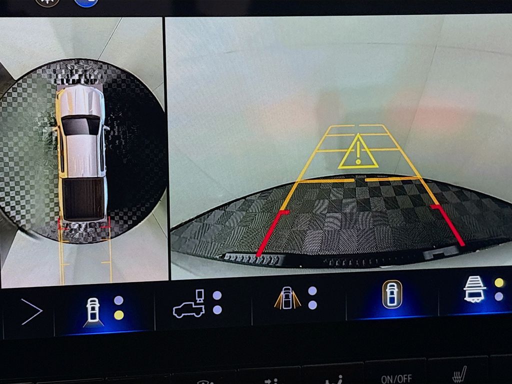 2026 Chevrolet Colorado Z71 Image 32 of 36