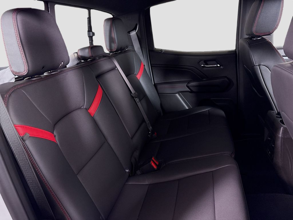 2026 Chevrolet Colorado Z71 Image 13 of 36