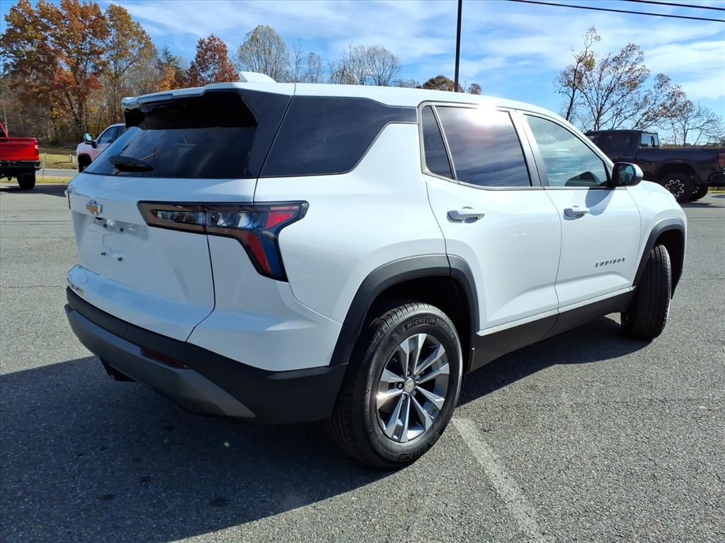 2026 Chevrolet Equinox AWD LT Image 4 of 10