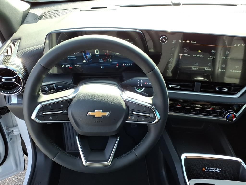 2026 Chevrolet Equinox AWD LT Image 8 of 10