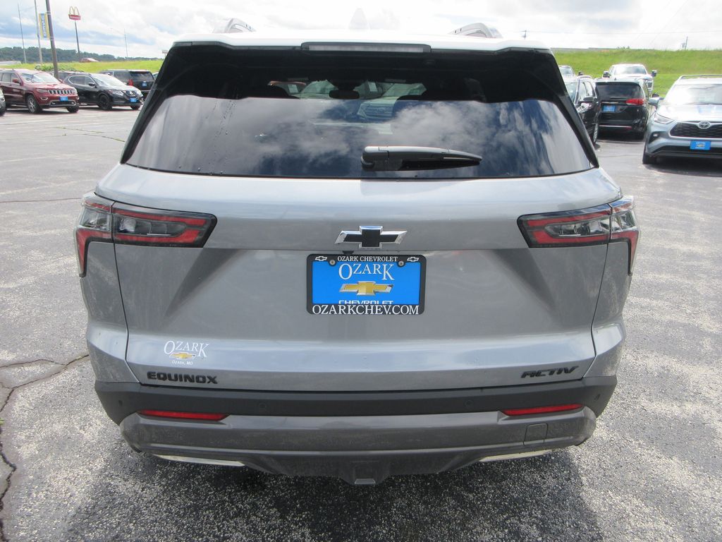 Vehicle image 6 of 32