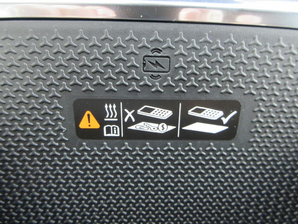 Vehicle image 24 of 32