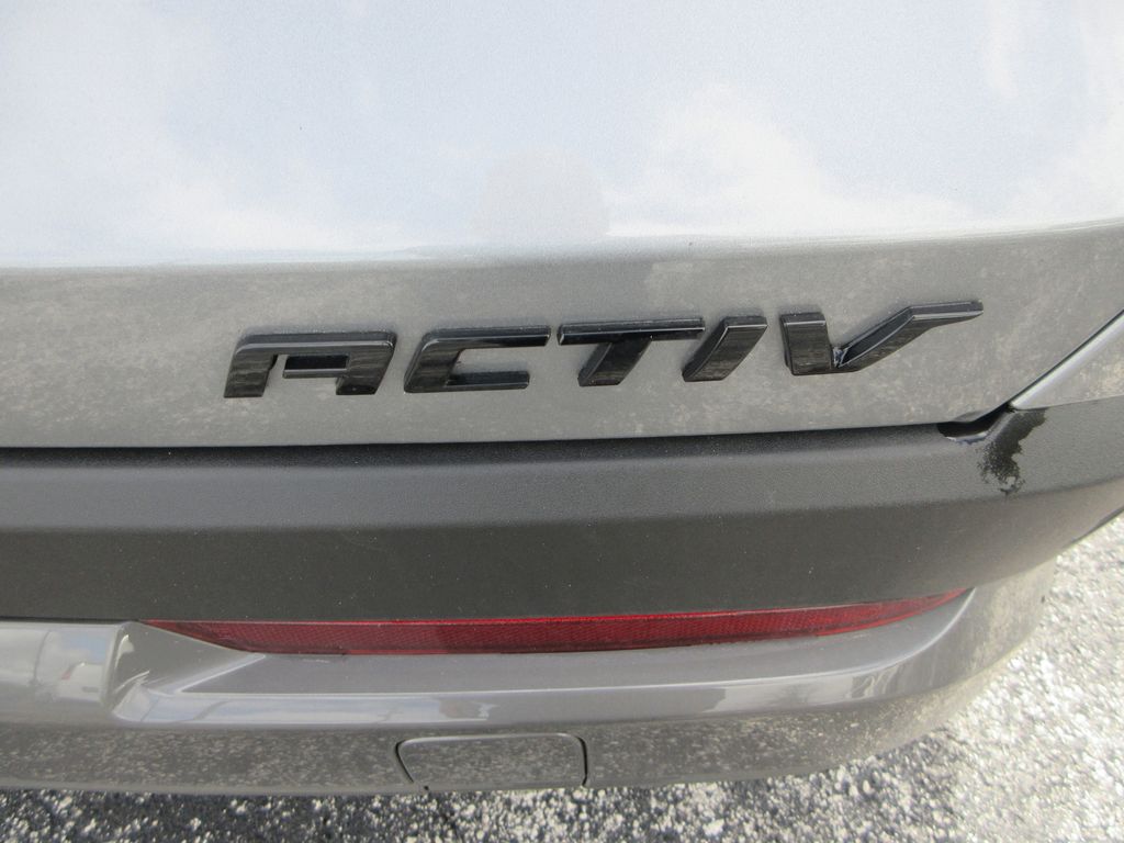 Vehicle image 31 of 32