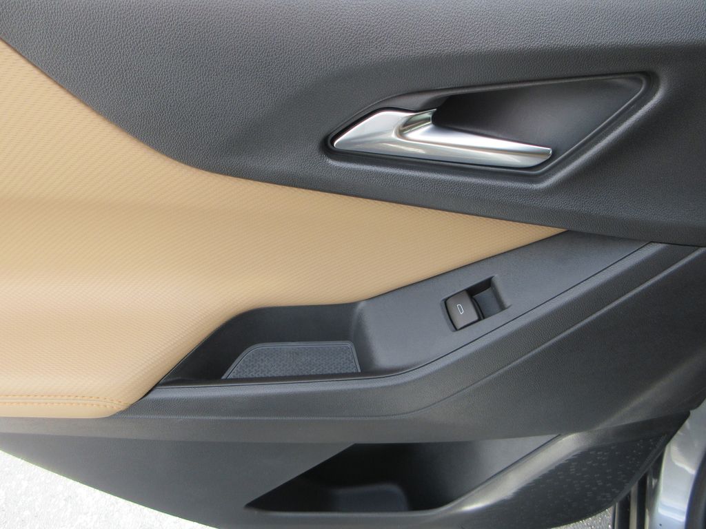 Vehicle image 19 of 32