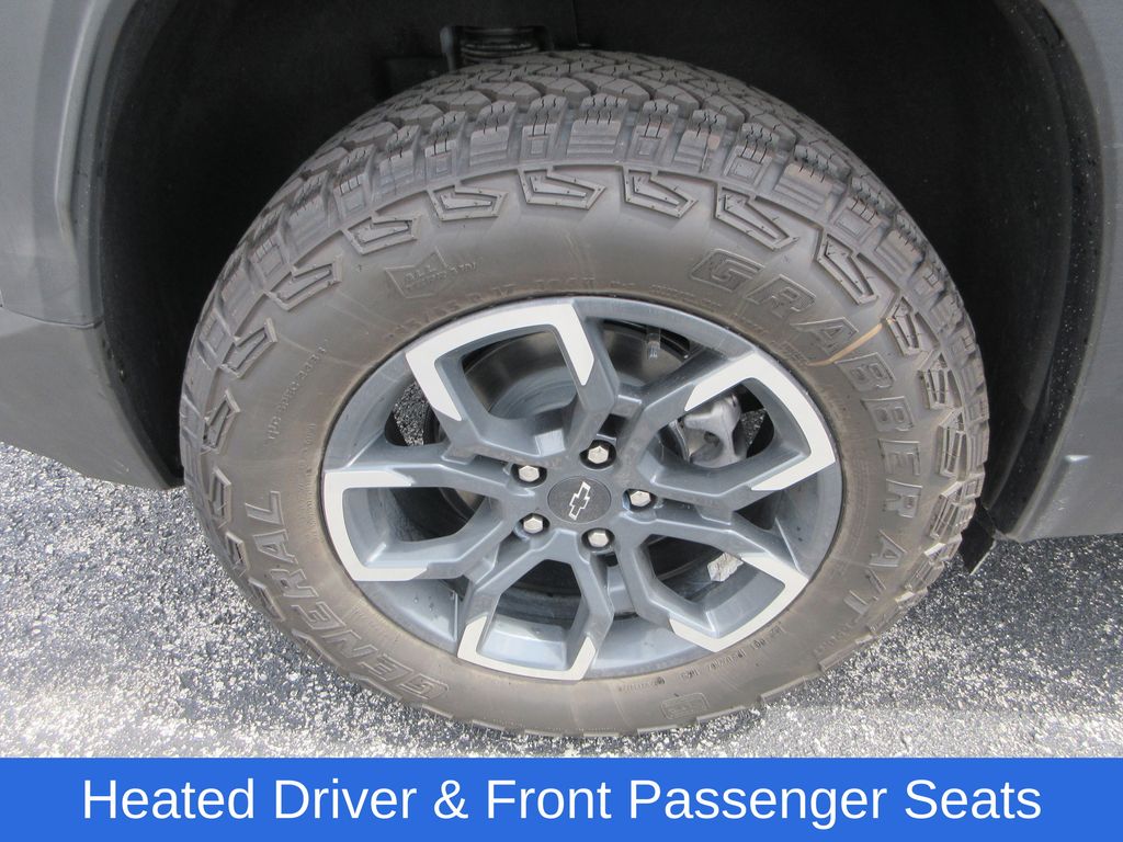 Vehicle image 9 of 32