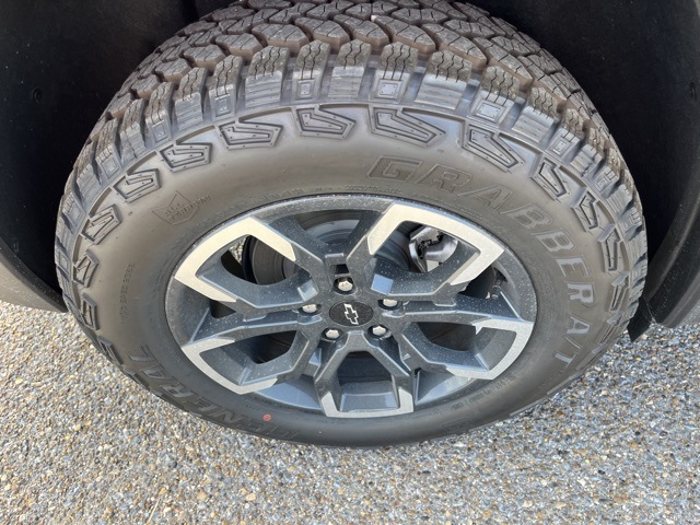 2026 Chevrolet Equinox FWD ACTIV Image 8 of 23