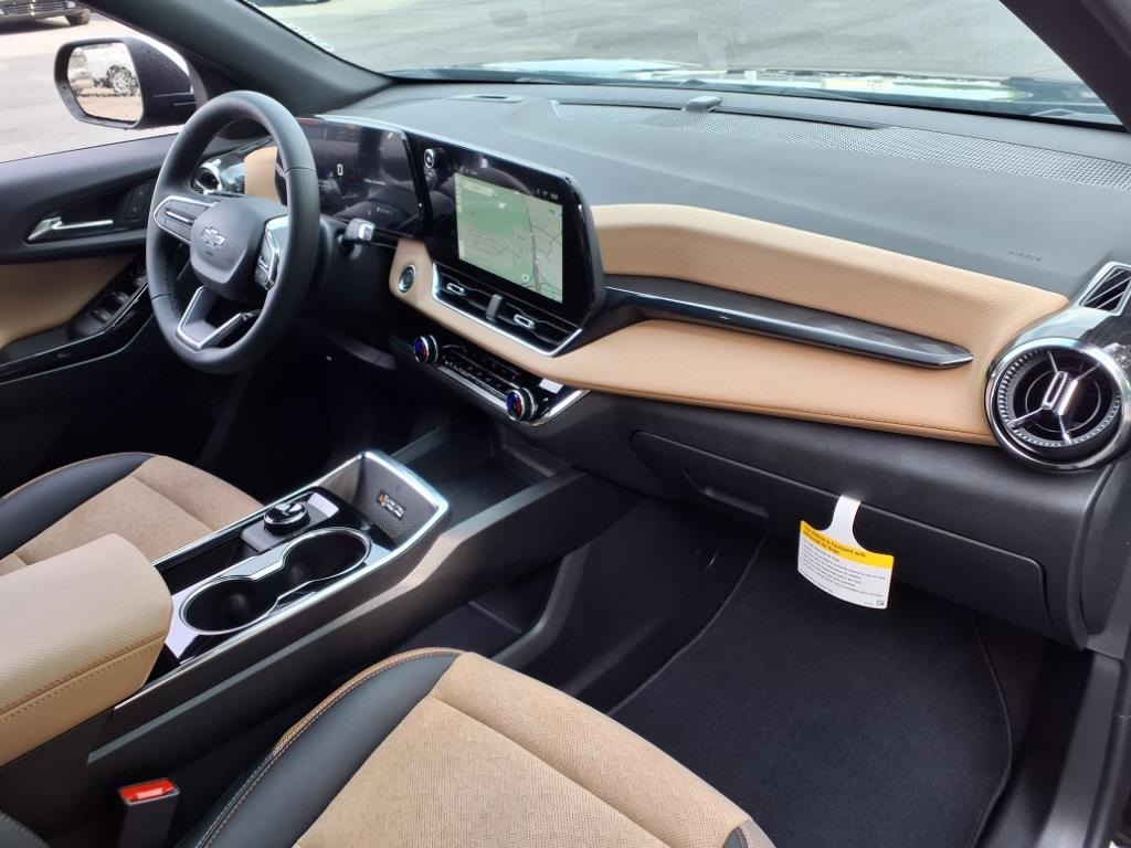 2026 Chevrolet Equinox AWD ACTIV Image 10 of 26