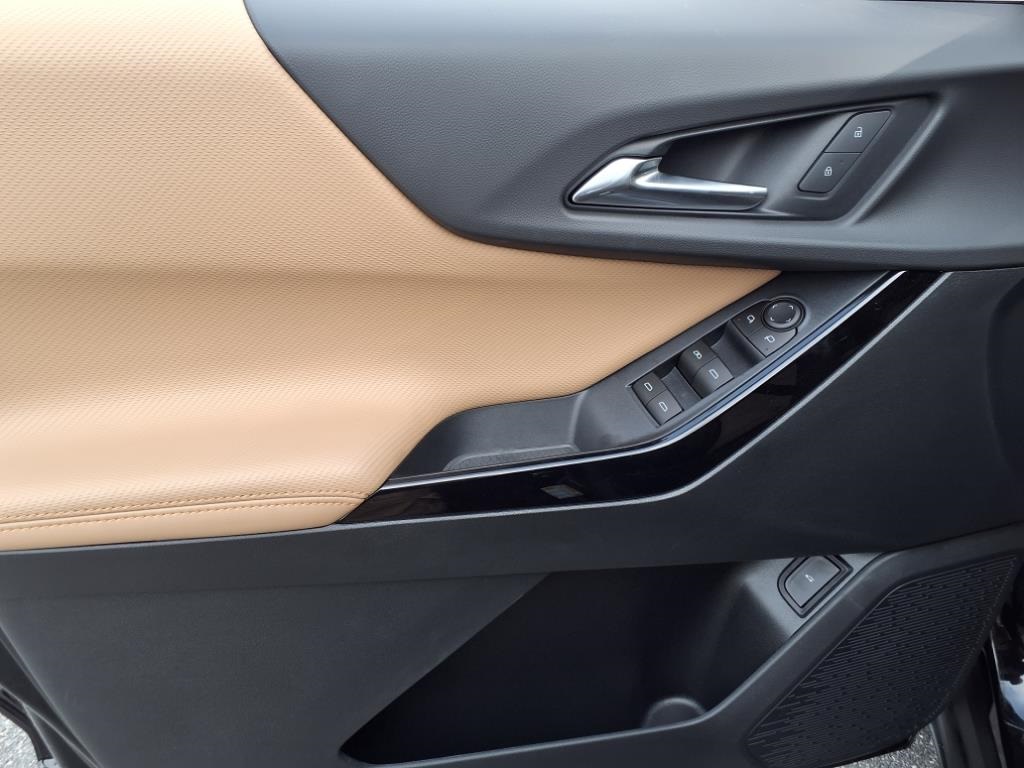 2026 Chevrolet Equinox AWD ACTIV Image 17 of 26