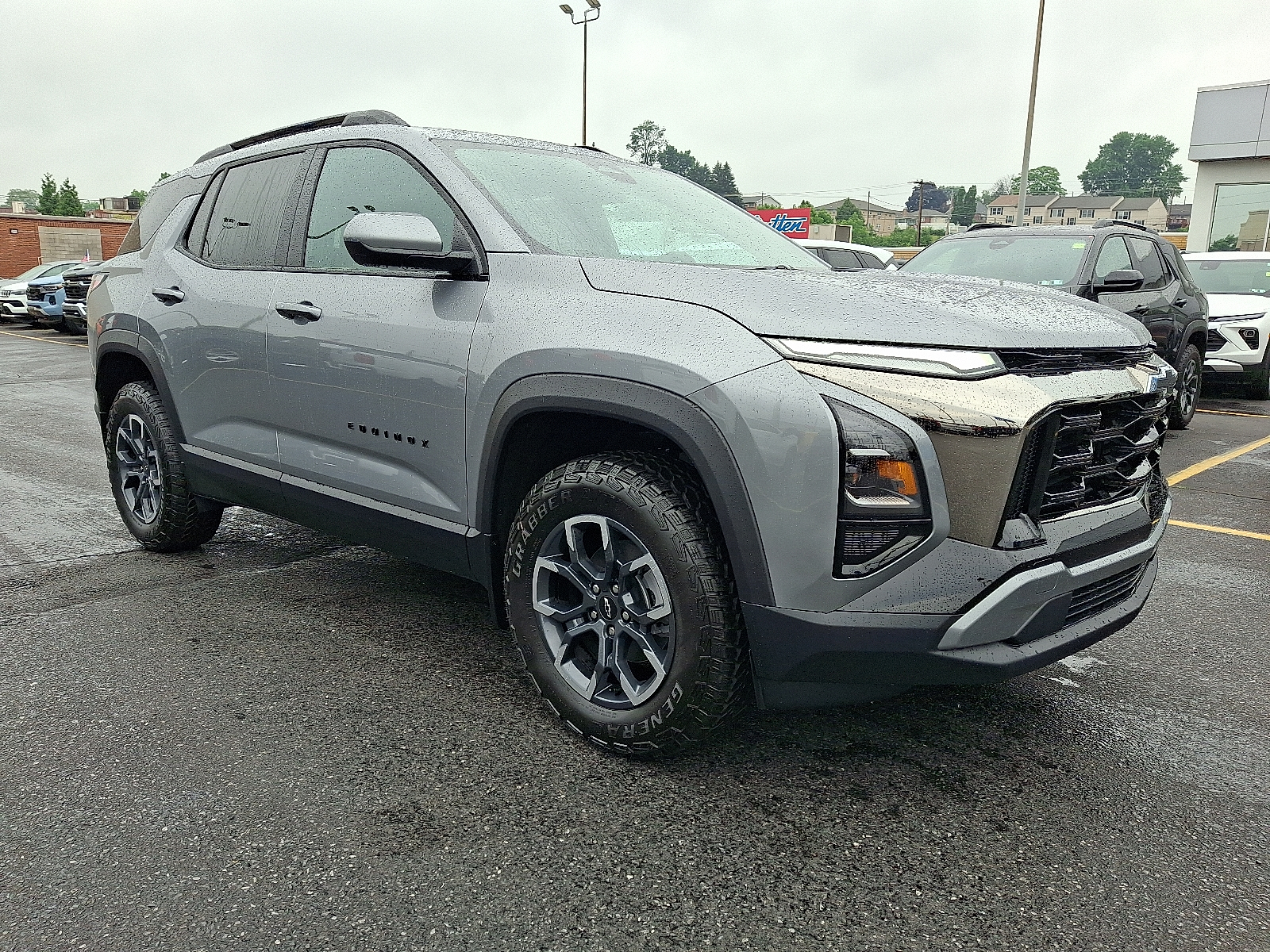 2026 Chevrolet Equinox AWD ACTIV Image 2 of 11