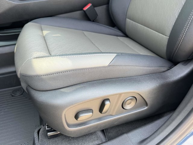 Vehicle image 22 of 26