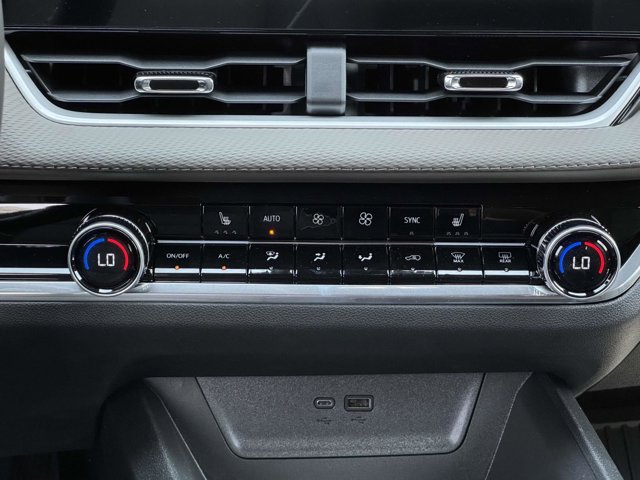 Vehicle image 10 of 26