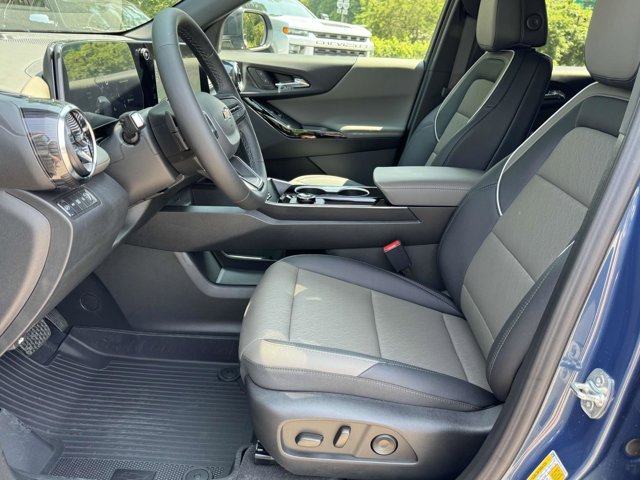 Vehicle image 23 of 26