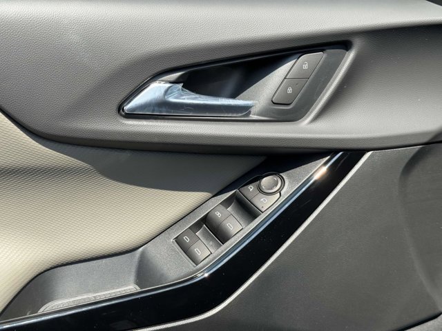 Vehicle image 21 of 26