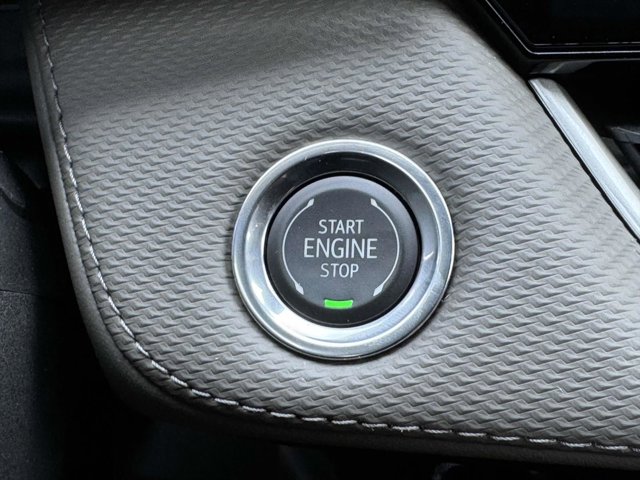 Vehicle image 12 of 26