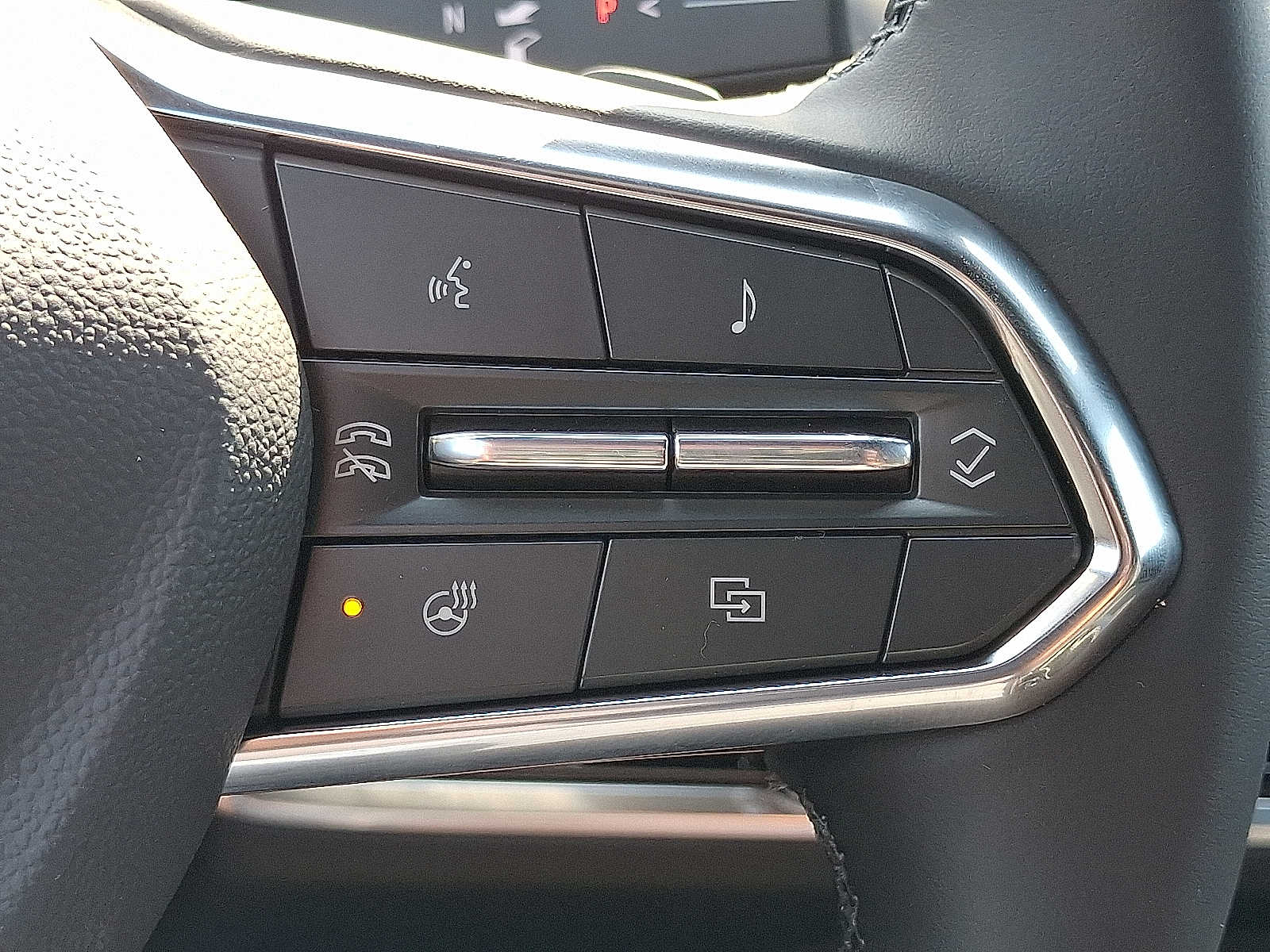 2026 Chevrolet Equinox AWD LT Image 13 of 20