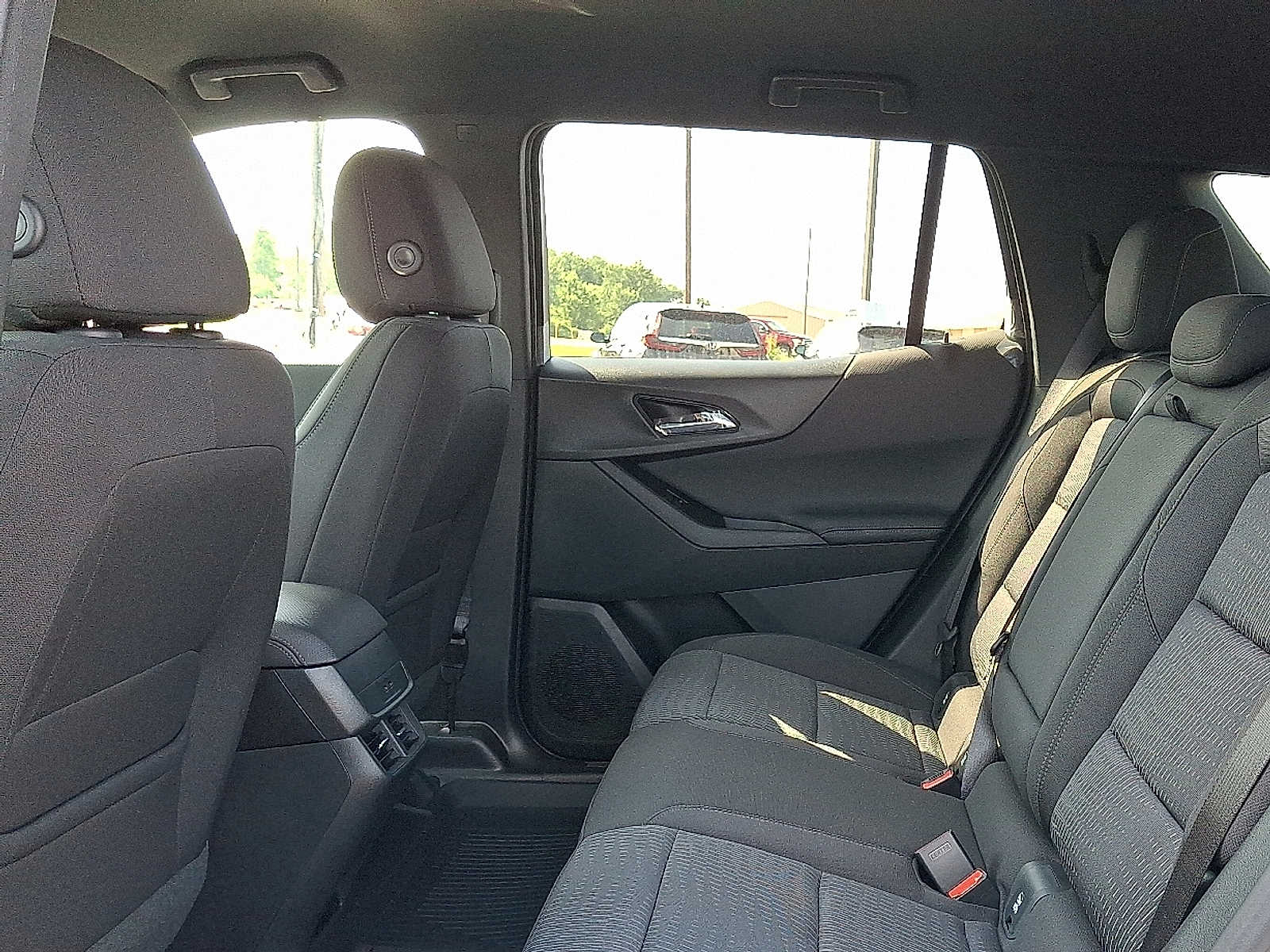 2026 Chevrolet Equinox AWD LT Image 9 of 20