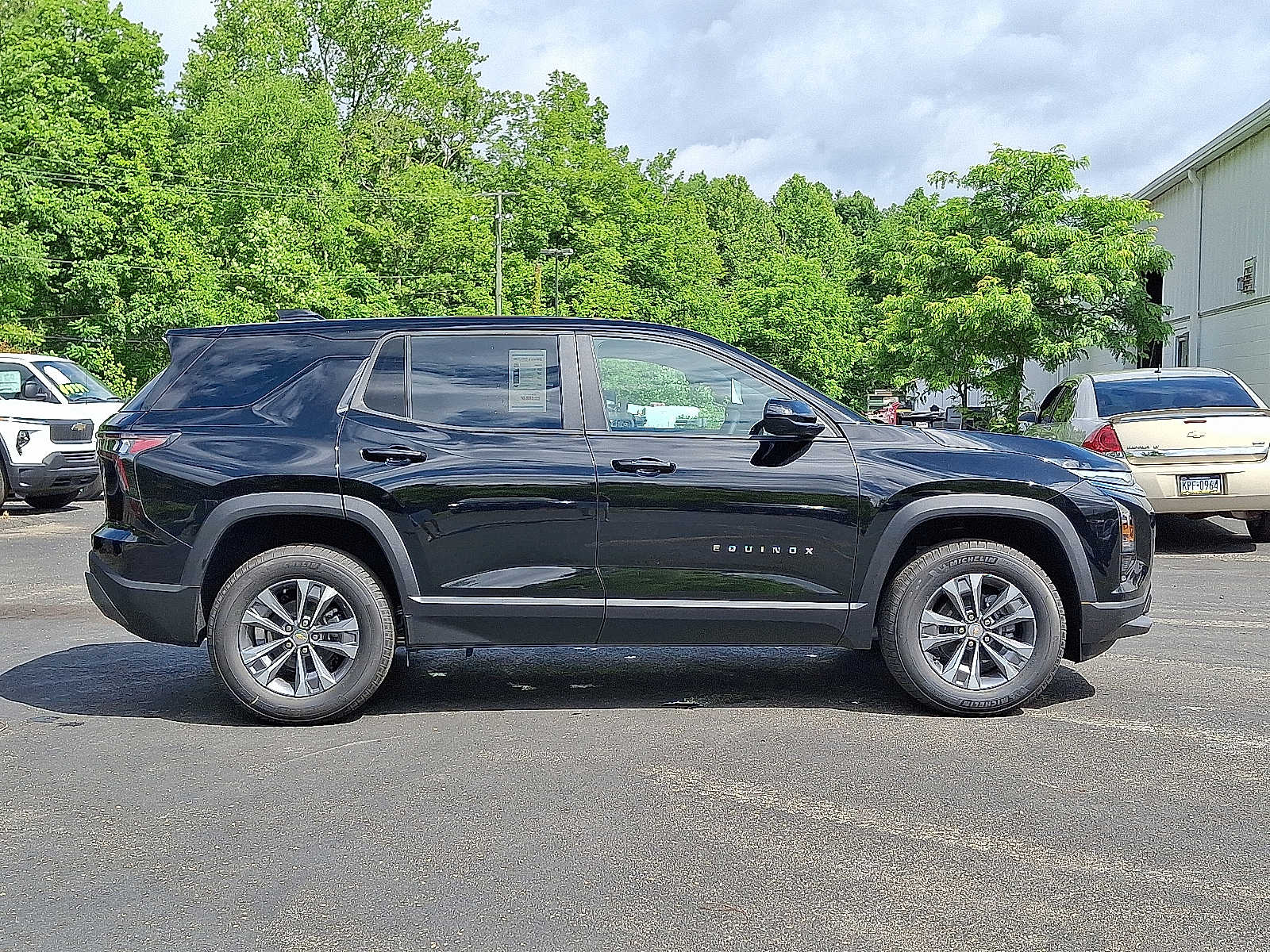 2026 Chevrolet Equinox AWD LT Image 4 of 20