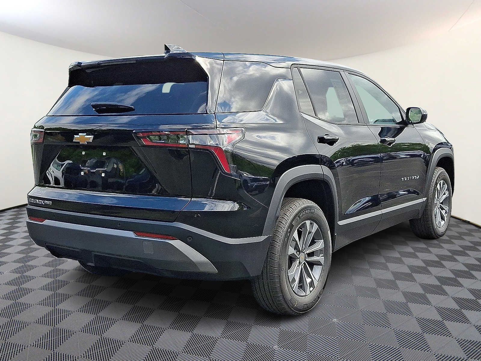 2026 Chevrolet Equinox AWD LT Image 5 of 20