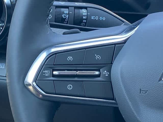 Vehicle image 18 of 21