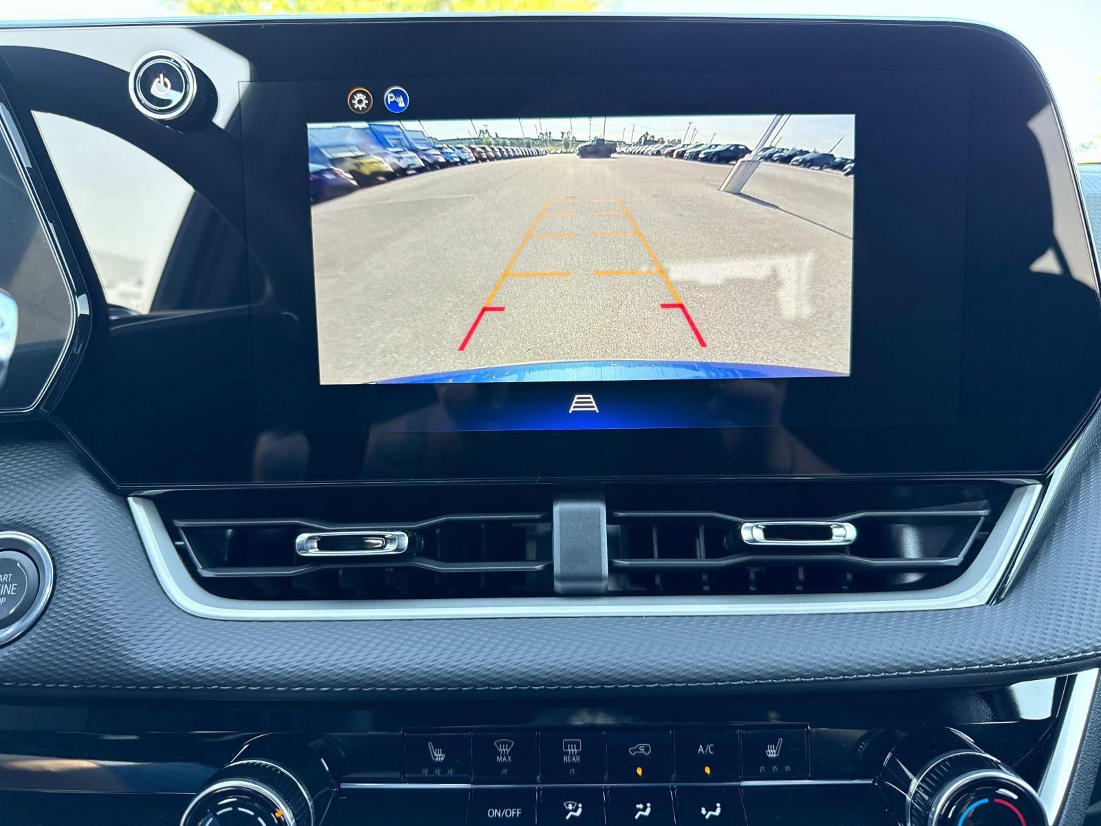 Vehicle image 16 of 18