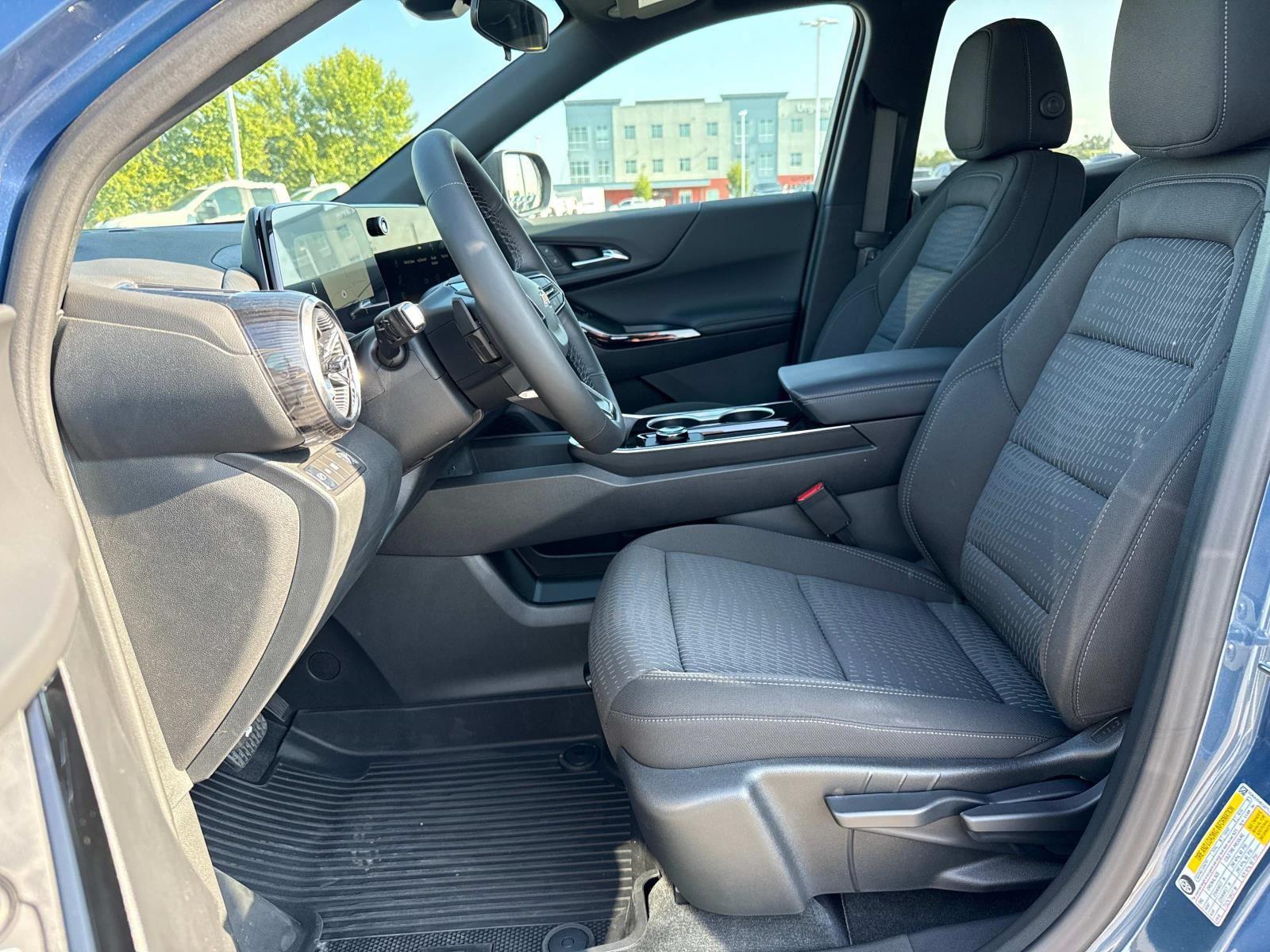 Vehicle image 9 of 18