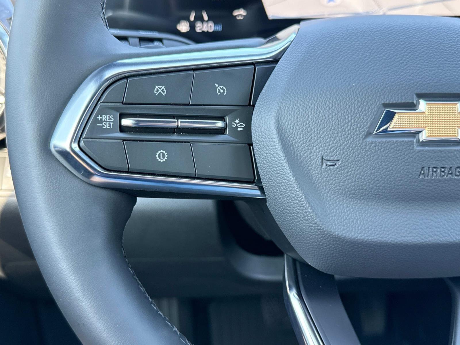 Vehicle image 12 of 18