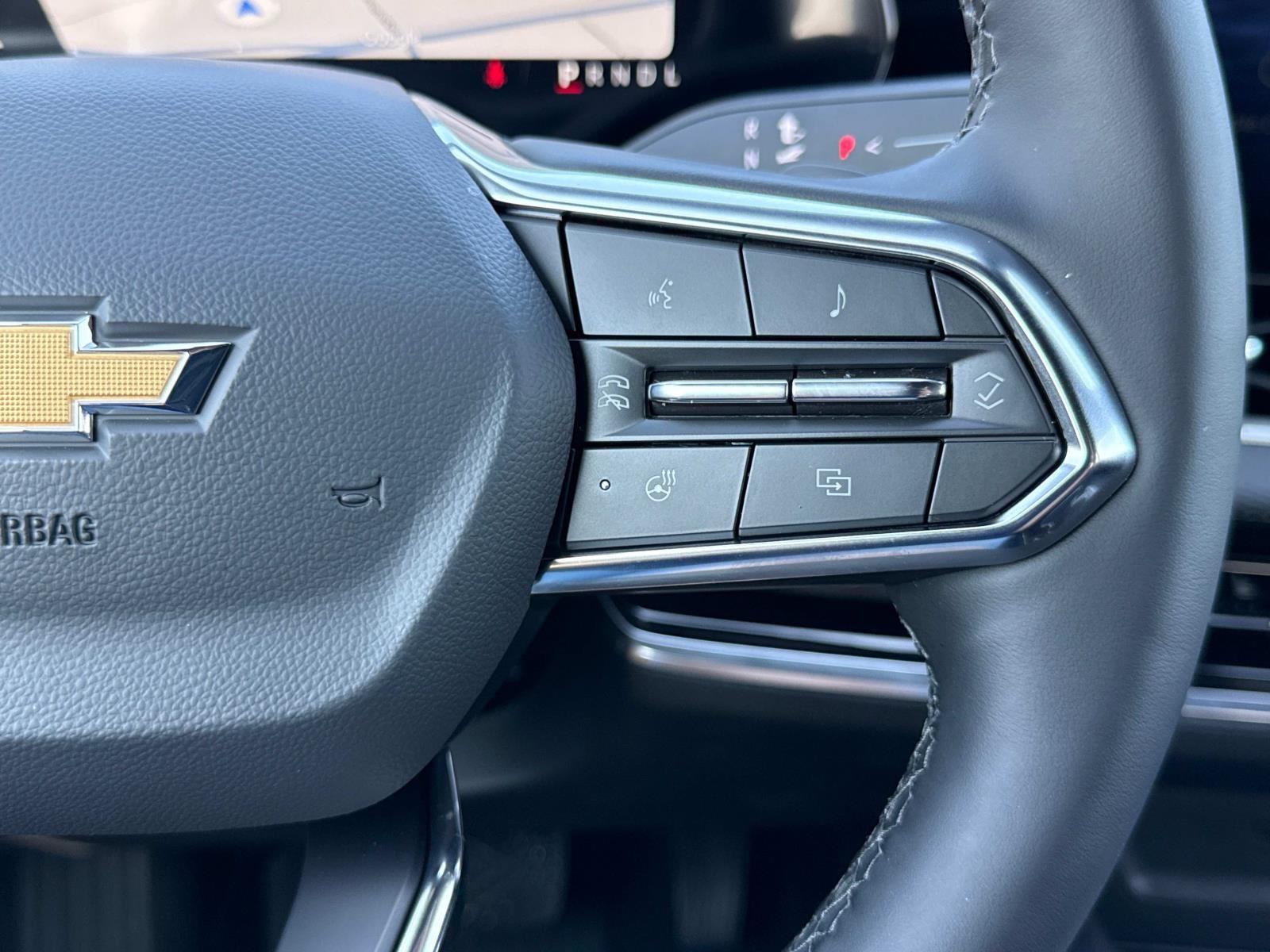 Vehicle image 13 of 18