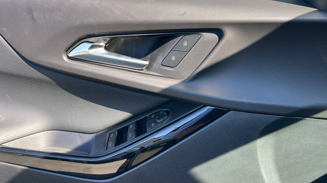 2026 Chevrolet Equinox FWD LT Image 19 of 33