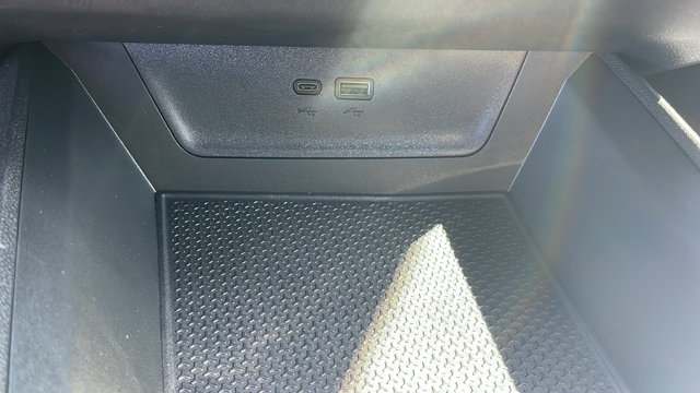 2026 Chevrolet Equinox FWD LT Image 12 of 33