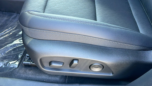 2026 Chevrolet Equinox FWD LT Image 23 of 33