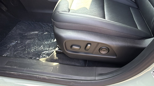 2026 Chevrolet Equinox FWD LT Image 27 of 33