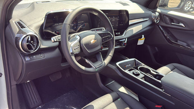 2026 Chevrolet Equinox FWD LT Image 16 of 33