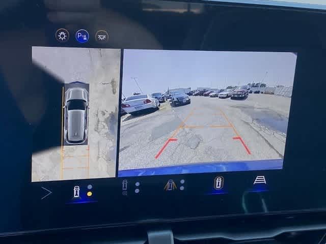 Vehicle image 13 of 22