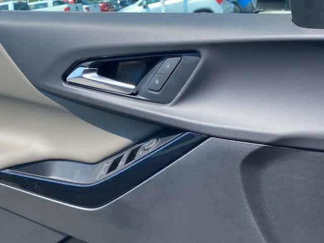 Vehicle image 15 of 22