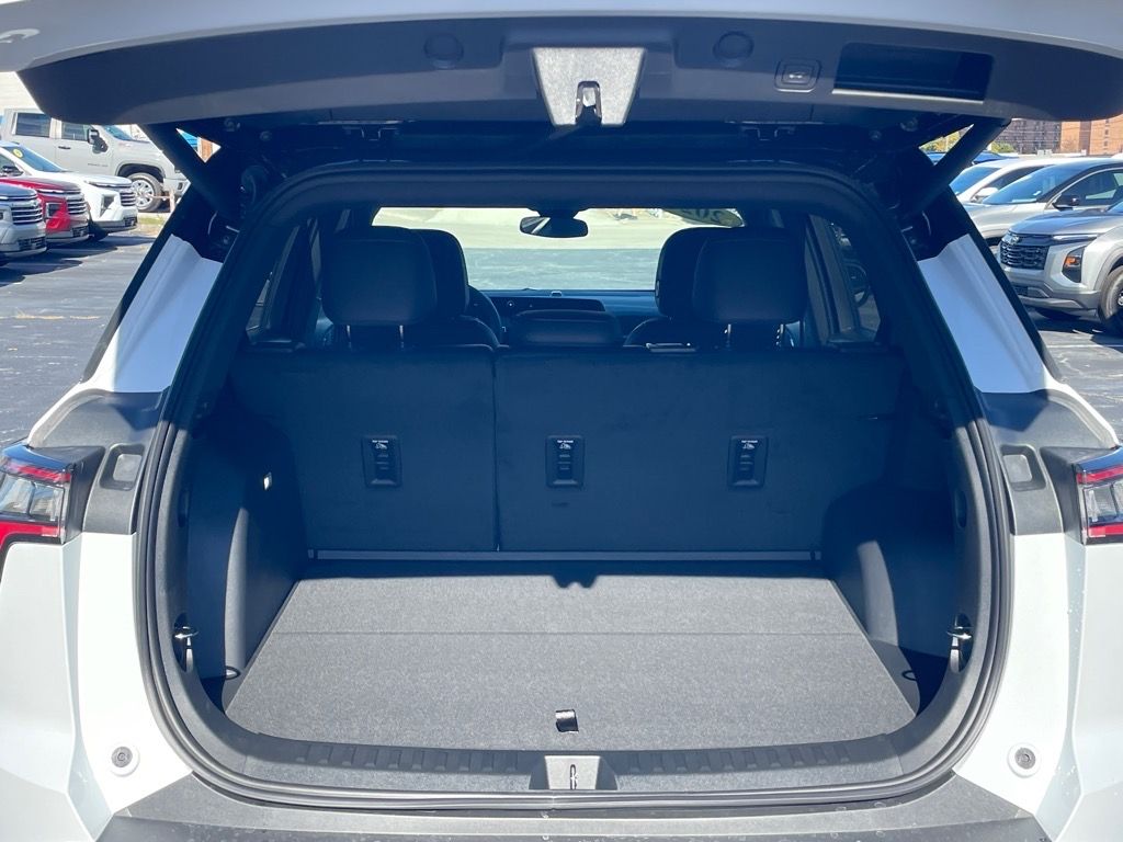 2026 Chevrolet Equinox FWD RS Image 10 of 25