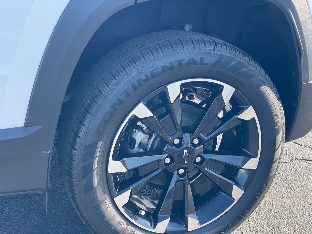 2026 Chevrolet Equinox FWD RS Image 9 of 25