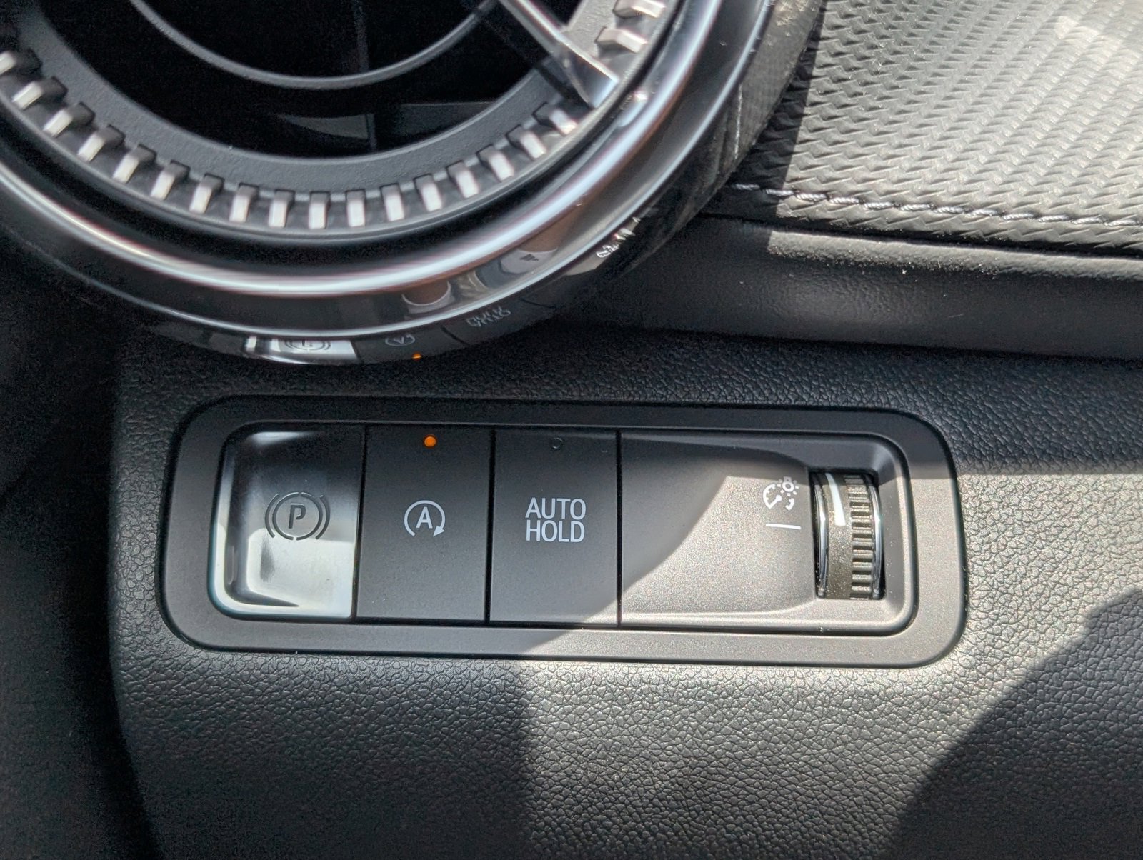 Vehicle image 15 of 24