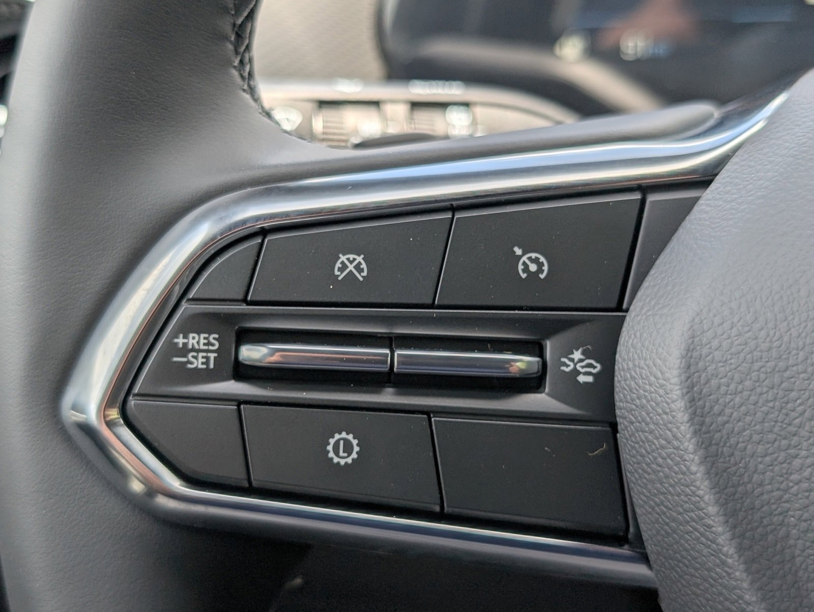 Vehicle image 19 of 24